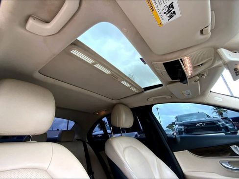 Used 2019 Mercedes-Benz C 300 Sedan image 14