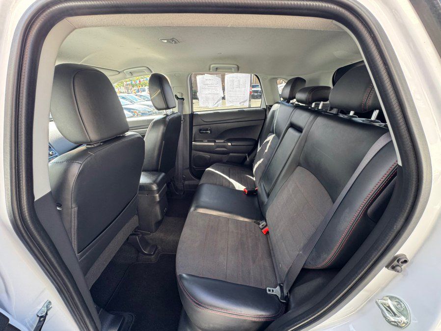 Used 2025 Mitsubishi Outlander Sport AWD image 11
