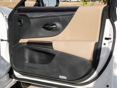 Used 2019 Lexus ES 350 image 48