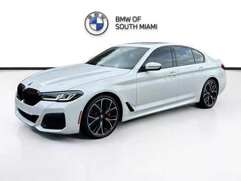 Used 2023 BMW 540i w/ M Sport Package image 3