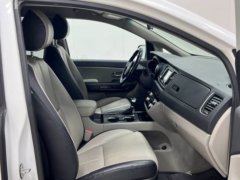 Used 2020 Kia Sedona EX FWD image 33