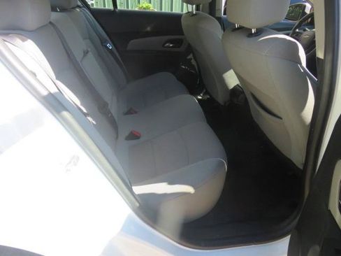 Used 2015 Chevrolet Cruze LT FWD image 18