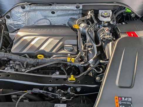 Used 2025 Chevrolet Trax LT w/ LT Convenience Package image 34