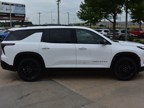 New 2026 Chevrolet Traverse LT w/ Midnight/Sport Edition FWD image 4
