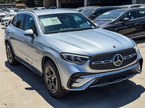 New 2025 Mercedes-Benz GLC 350e 4MATIC image 3