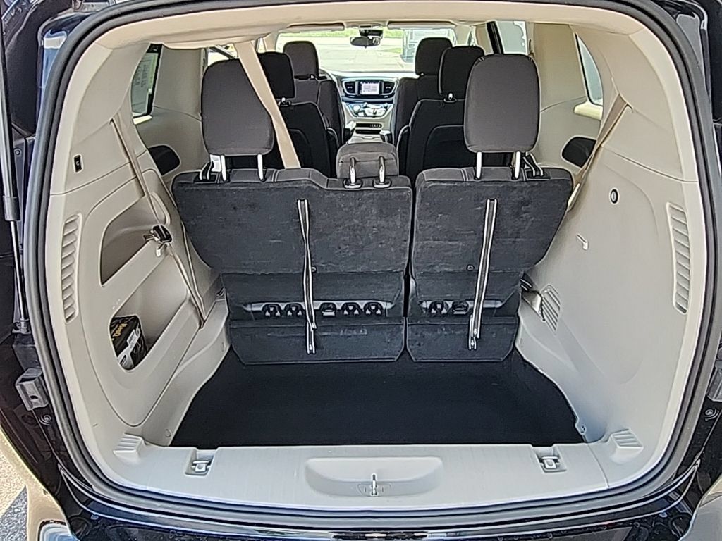 Used 2023 Chrysler Voyager LX FWD image 24
