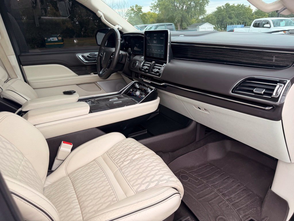 Used 2021 Lincoln Navigator L Black Label AWD/4WD image 35
