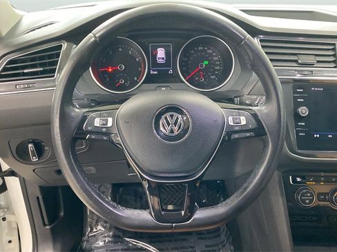 Used 2019 Volkswagen Tiguan SE w/ Panoramic Sunroof Package image 21