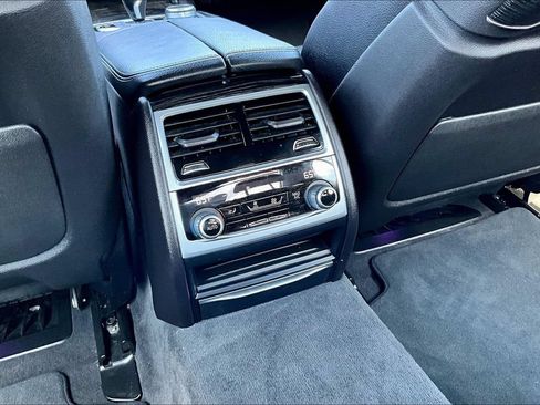 Used 2020 BMW 740i w/ M Sport Package RWD image 10