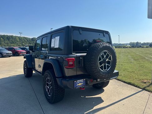 Used 2024 Jeep Wrangler Unlimited Rubicon AWD/4WD image 9