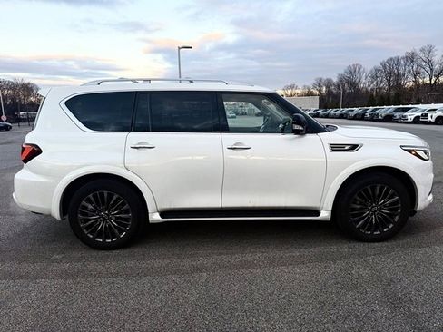 Certified 2024 INFINITI QX80 Premium Select w/ All-Season Package image 8