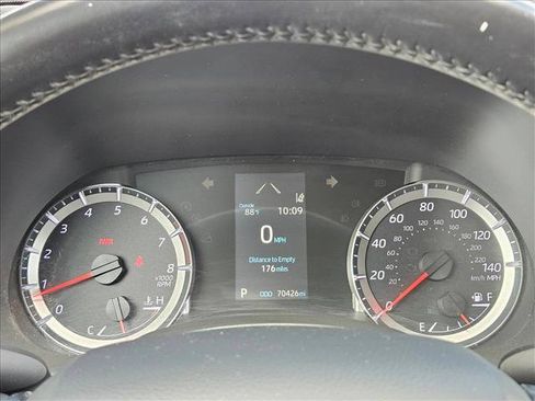 Used 2021 Toyota Highlander LE FWD image 11