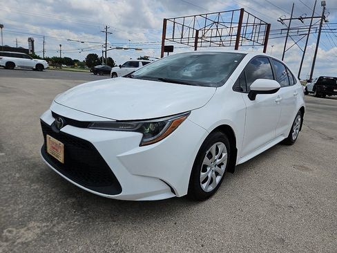 Used 2022 Toyota Corolla LE FWD image 1