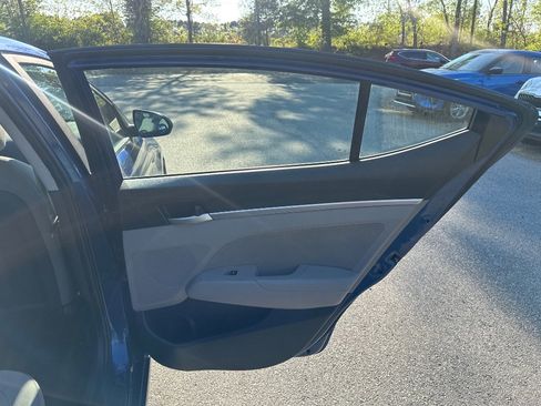 Used 2019 Hyundai Elantra SEL image 17