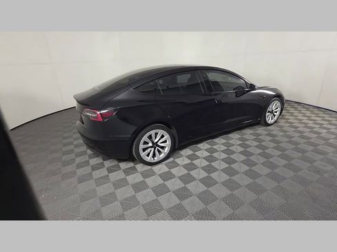 Used 2022 Tesla Model 3 Standard Range image 36