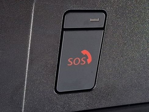 Used 2025 Nissan Rogue SV FWD image 25