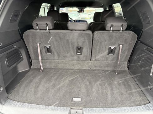 Used 2025 Chevrolet Traverse LT image 31