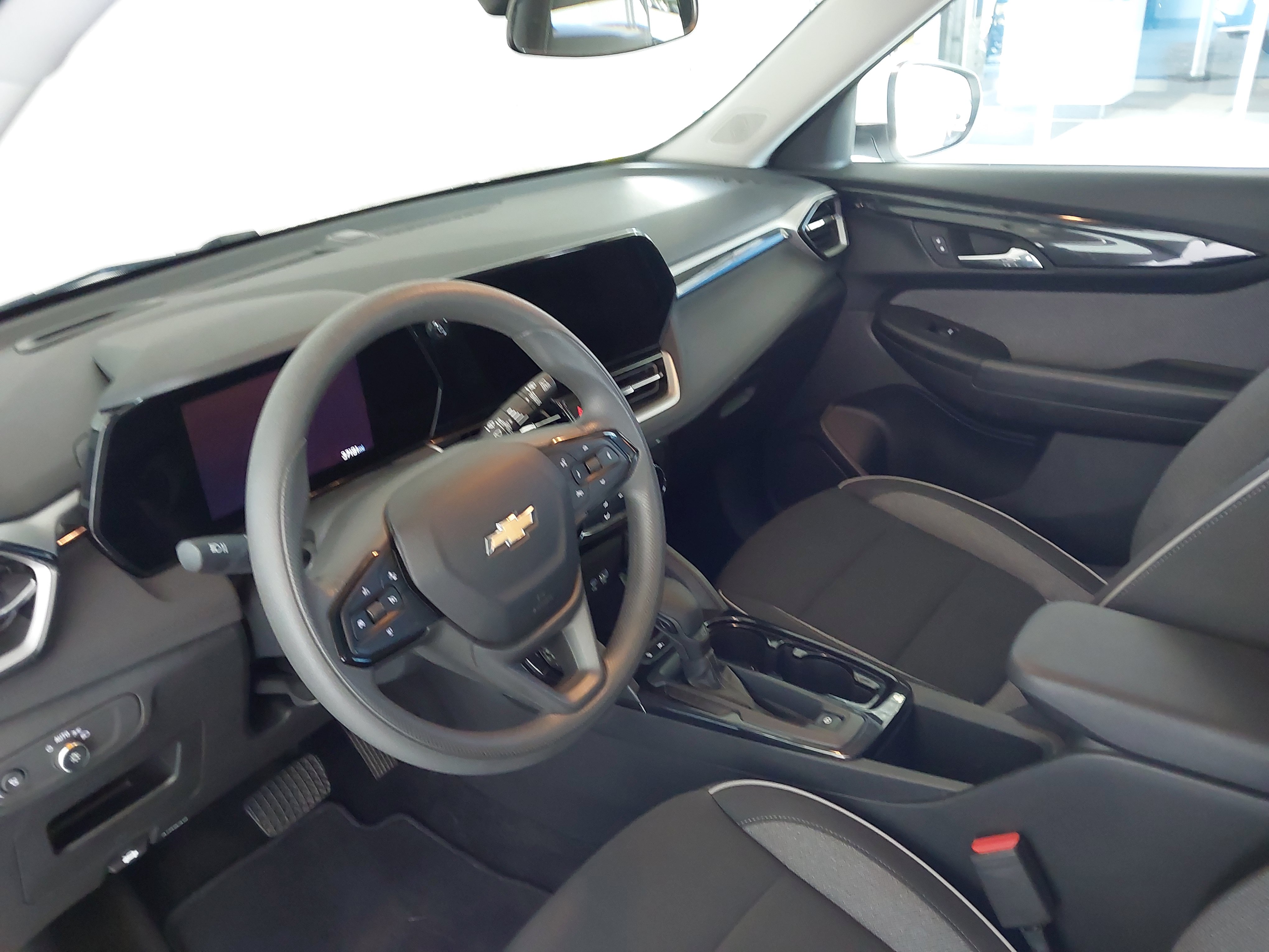 Used 2025 Chevrolet TrailBlazer LT AWD/4WD image 19