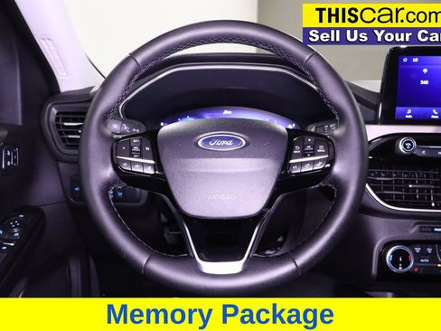 Used 2022 Ford Escape SEL w/ Technology Package FWD image 18