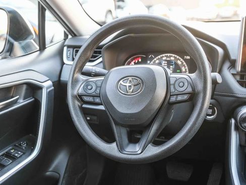 Certified 2025 Toyota RAV4 XLE AWD/4WD image 17