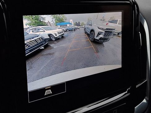 Used 2023 Chevrolet Traverse LT AWD/4WD image 18