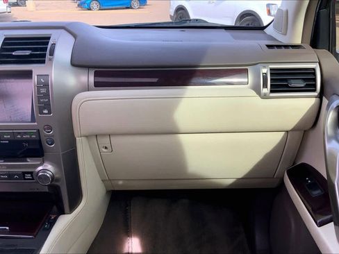 Used 2014 Lexus GX 460 image 18