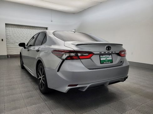 Used 2022 Toyota Camry SE image 5