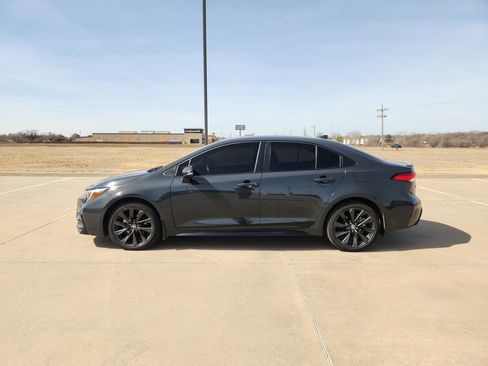 Used 2024 Toyota Corolla SE image 3