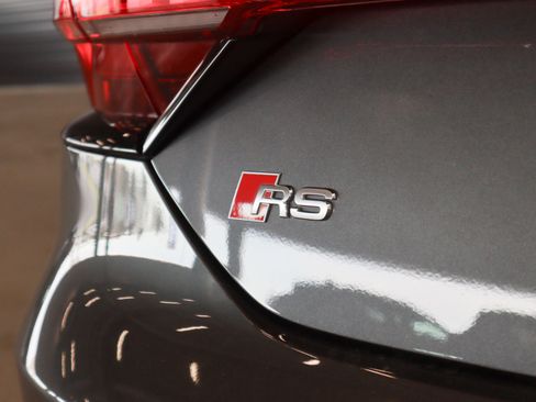 Used 2022 Audi RS e-tron GT image 28