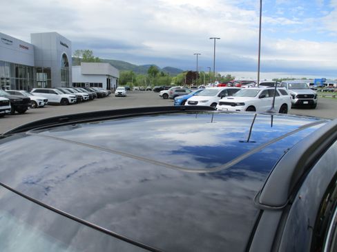 Used 2024 Jeep Compass Limited w/ Elite Group AWD/4WD image 11