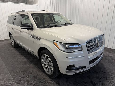 Used 2022 Lincoln Navigator L Reserve AWD/4WD image 5