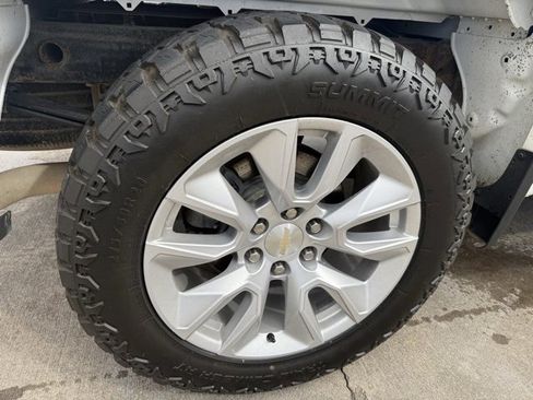 Used 2022 Chevrolet Silverado 1500 Custom w/ LPO, Blackout Package image 9