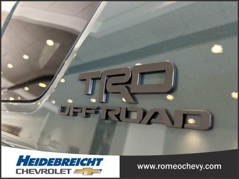 Used 2025 Toyota 4Runner TRD Off-Road Premium AWD/4WD image 40