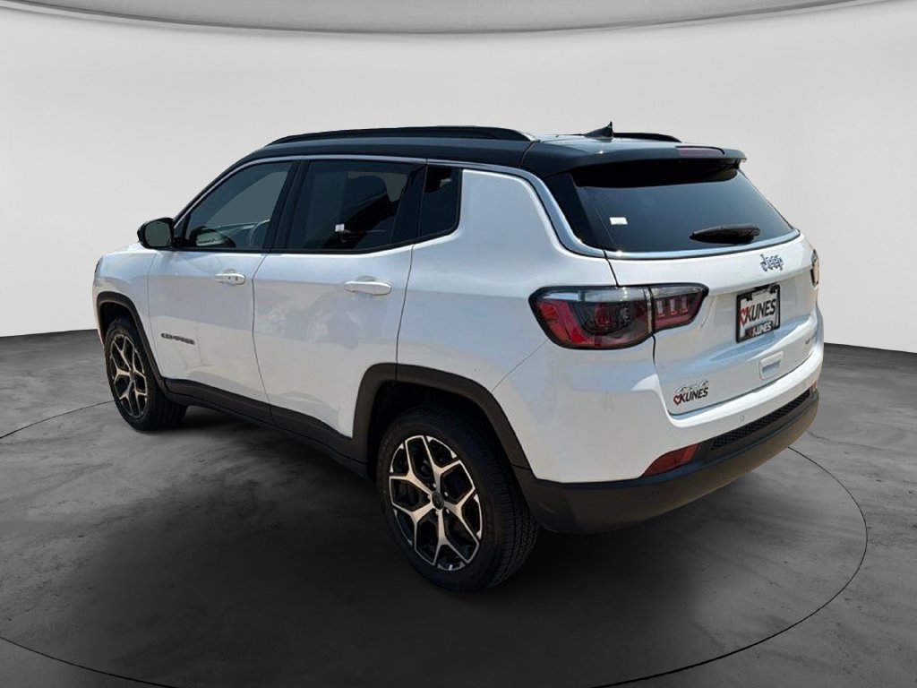 Used 2025 Jeep Compass Limited AWD/4WD image 8