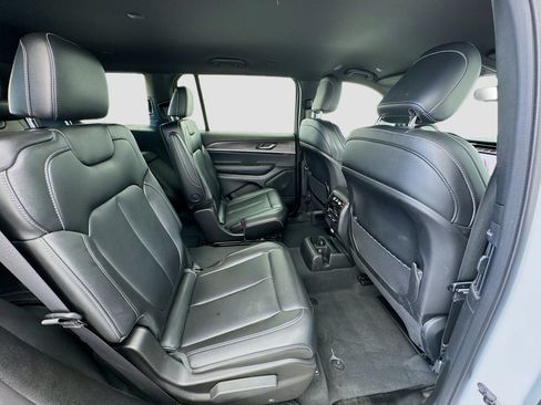 Used 2024 Jeep Grand Cherokee L Limited AWD/4WD image 20