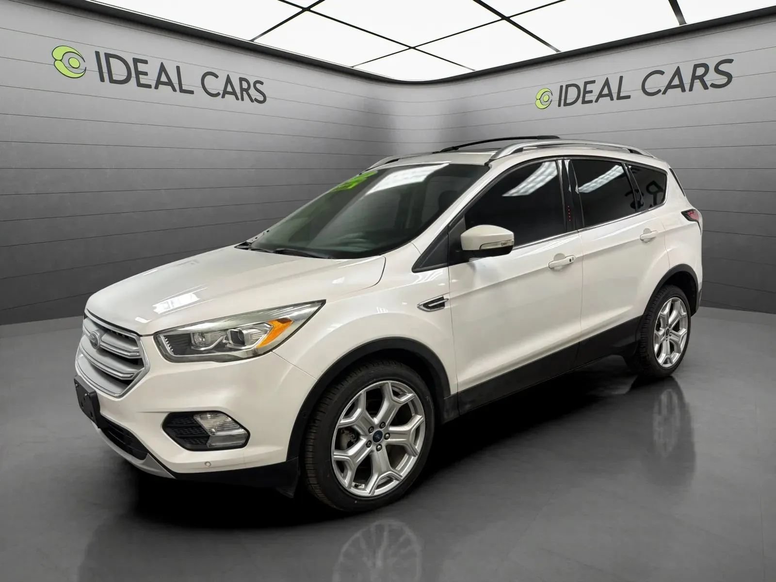 Used 2018 Ford Escape Titanium w/ Ford Safe & Smart Package AWD/4WD image 1