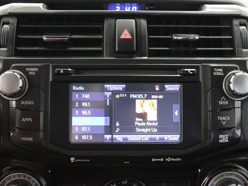 Used 2018 Toyota 4Runner TRD Off-Road Premium AWD/4WD image 18