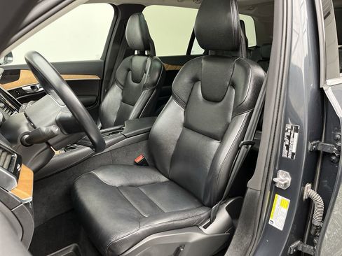 Used 2022 Volvo XC90 T6 Momentum w/ Advanced Package AWD/4WD image 12