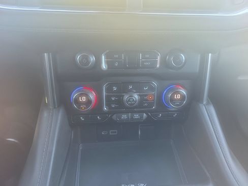 Used 2023 Chevrolet Tahoe LT w/ Luxury Package AWD/4WD image 25