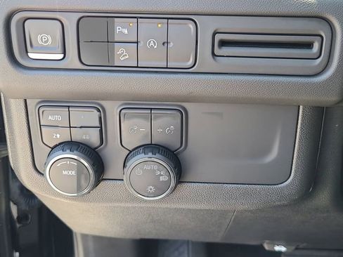 Used 2024 Chevrolet Suburban Premier AWD/4WD image 25