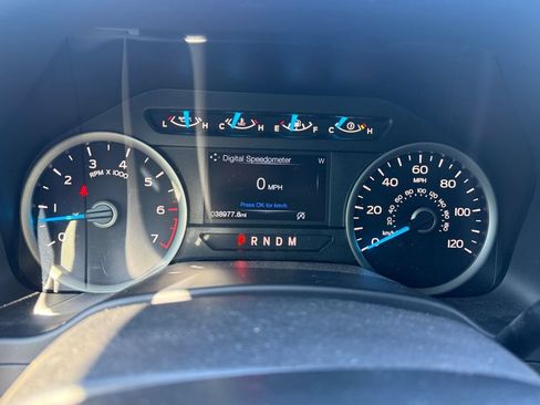Used 2017 Ford F150 XLT w/ Equipment Group 302A Luxury AWD/4WD image 19