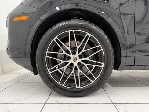 New 2026 Porsche Cayenne AWD/4WD image 16
