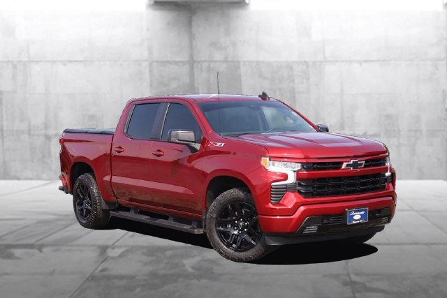 Used 2024 Chevrolet Silverado 1500 RST w/ Z71 Off-Road Package AWD/4WD image 2