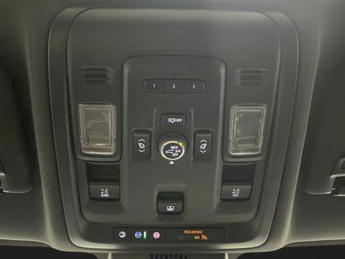 Used 2023 Chevrolet Suburban Z71 w/ Luxury Package image 43