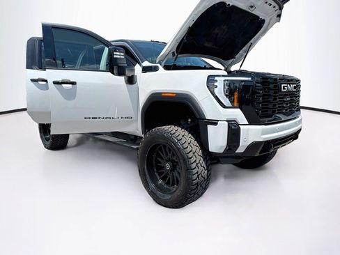 Used 2024 GMC Sierra 2500 Denali w/ Denali Reserve Package AWD/4WD image 42