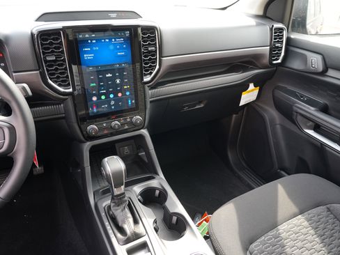 New 2025 Ford Ranger XLT w/ FX4 Off-Road Package AWD/4WD image 23