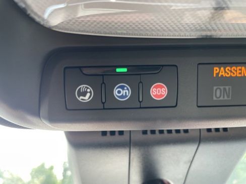 Used 2025 GMC Canyon Elevation image 25