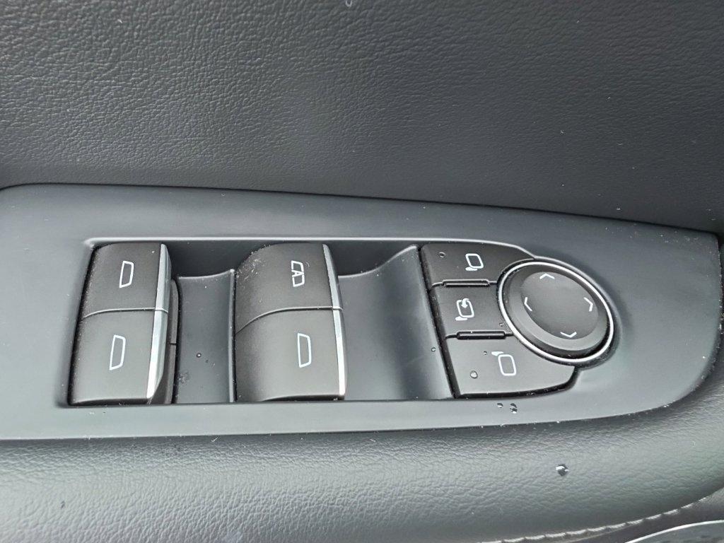 Used 2025 Buick Enclave Avenir w/ Super Cruise Package FWD image 20