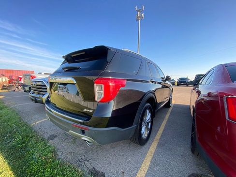 Used 2023 Ford Explorer Limited AWD/4WD image 7