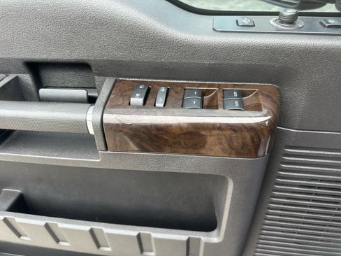 Used 2015 Ford F250 Platinum image 20